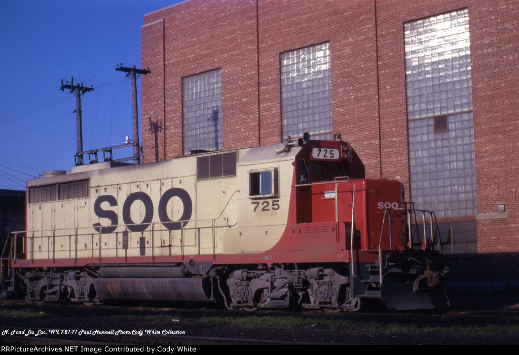 Soo Line GP35 725